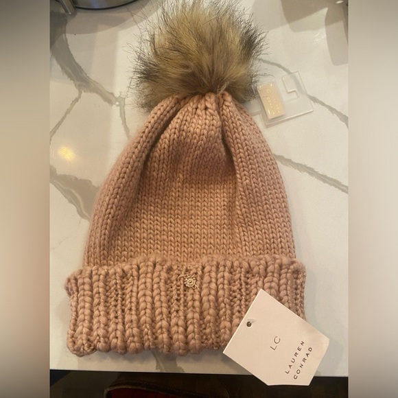 LC Lauren Conrad Accessories - LAUREN CONRAD WINTER HAT
